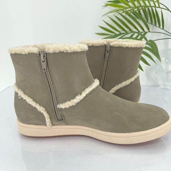 Clarks Cloudsteppers Boots Women 9 M Faux Fur Flat Winter Snow Shoes Zip Up - Picture 8 of 13